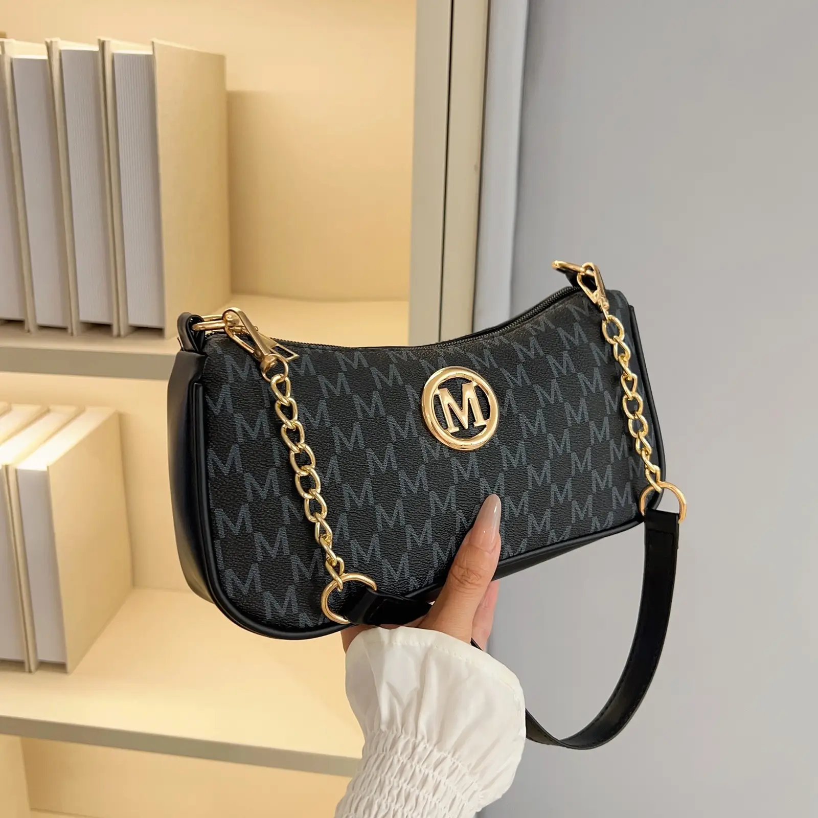 New Style Small Crossbody Bag for Women with Chain - Image 3