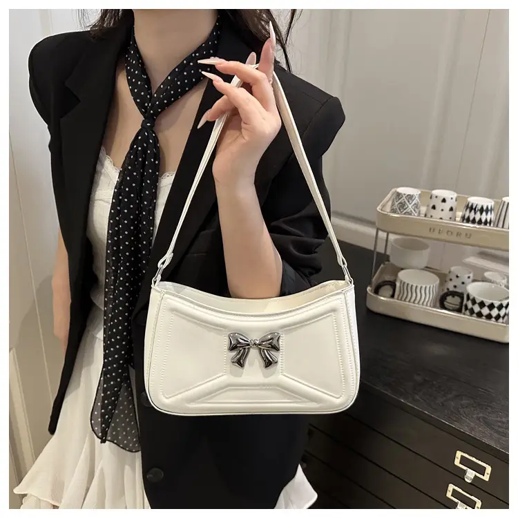 White Bow Shoulder Bag with French Texture — feature 10