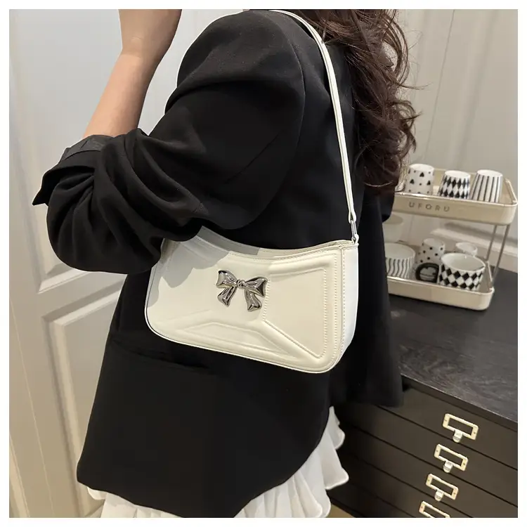 White Bow Shoulder Bag with French Texture — feature 15