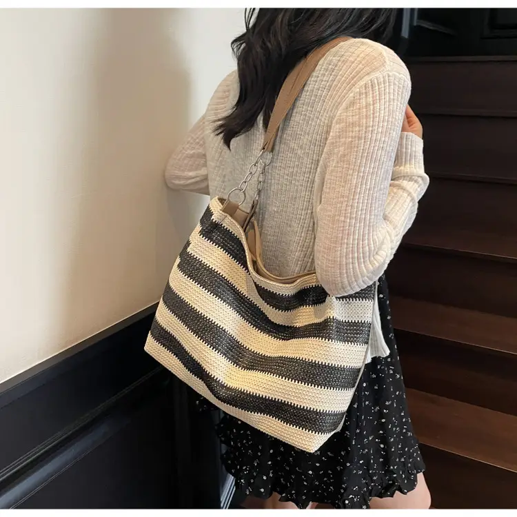 Women's Striped Straw Shoulder Bag Large Capacity 2025 — feature 17