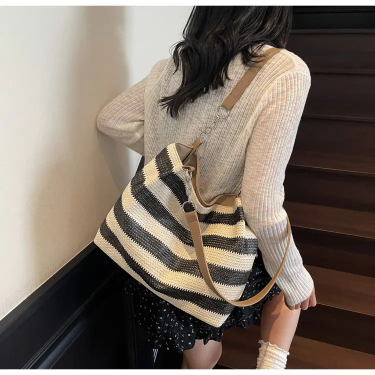 Women's Striped Straw Shoulder Bag Large Capacity 2025 — feature 18