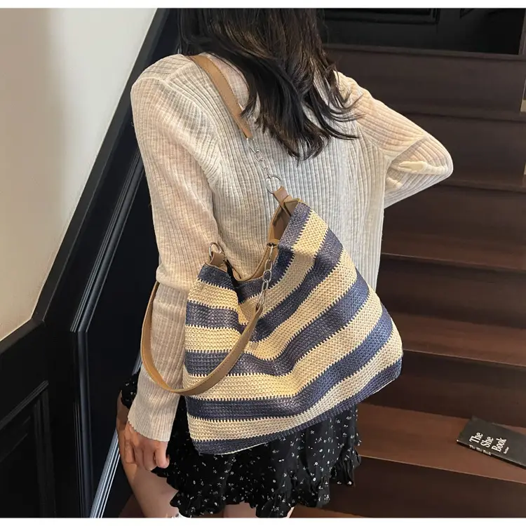 Women's Striped Straw Shoulder Bag Large Capacity 2025 — feature 24