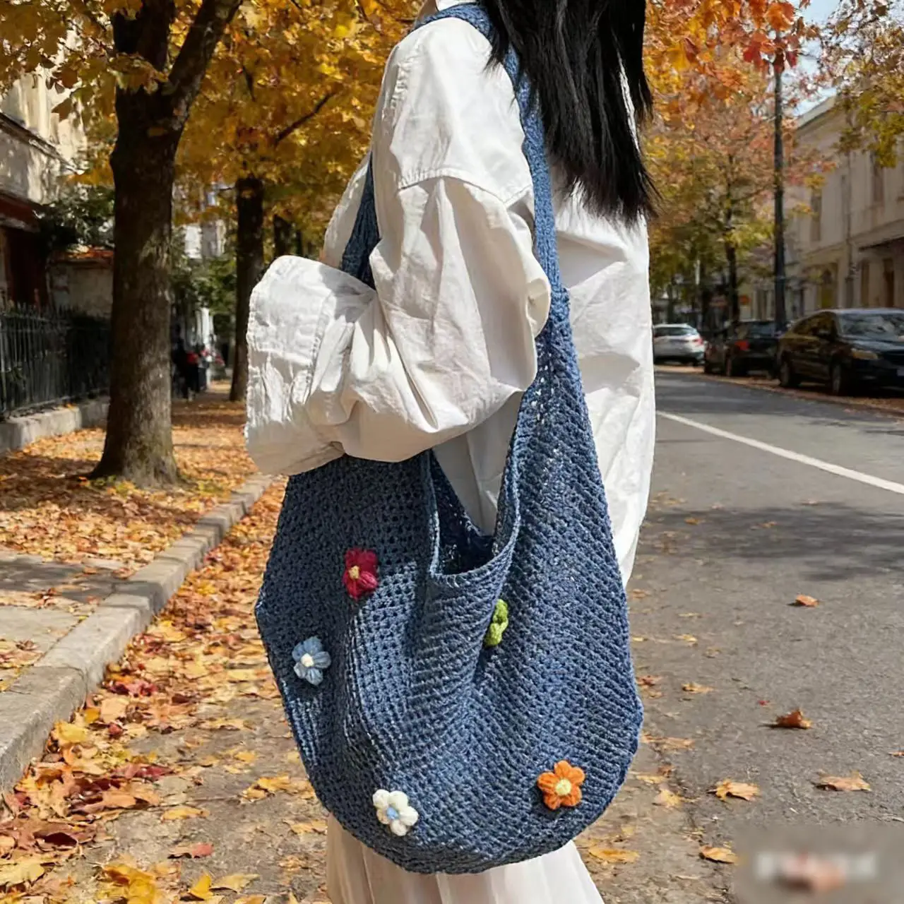 Women's Woven Straw Beach Bag with Flower Accent - Image 13