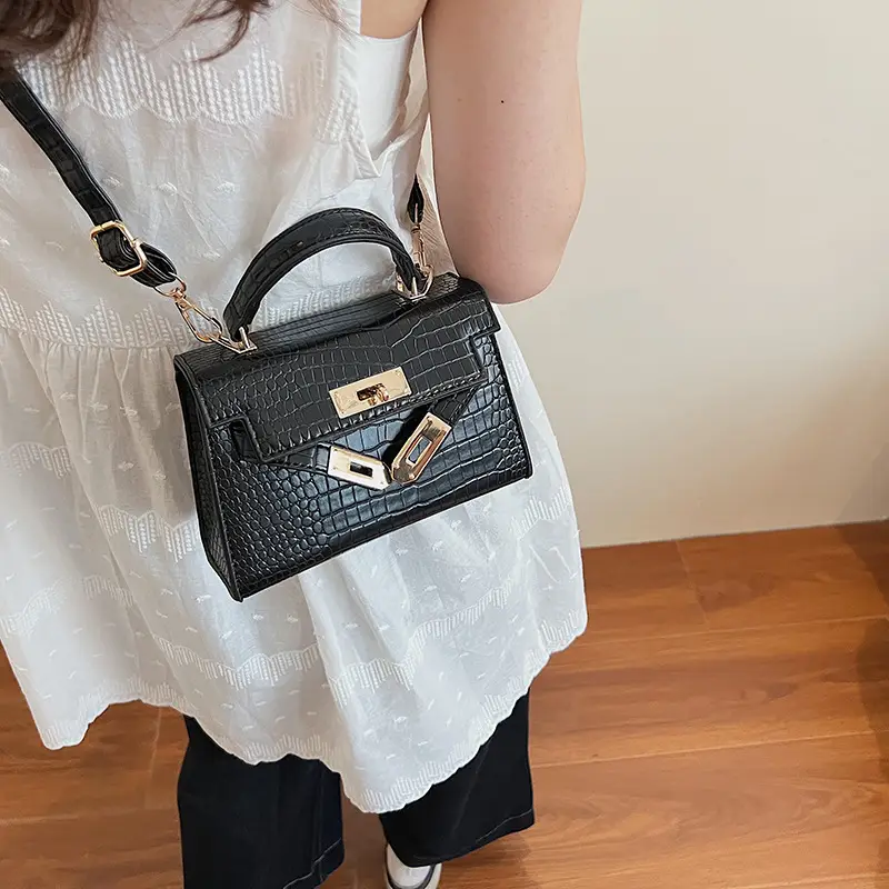Pink Croc Leather Shoulder Bag with Gold Clasp - Image 7