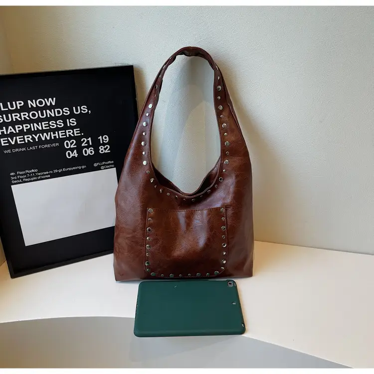 Retro Rivet Leather Shoulder Bag for Women — feature 15