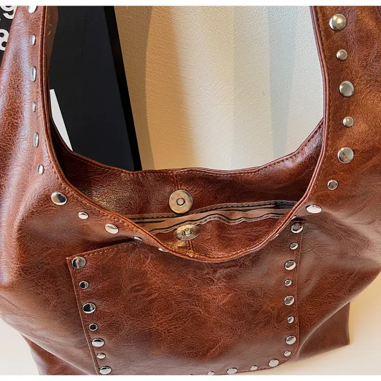 Retro Rivet Leather Shoulder Bag for Women — feature 18