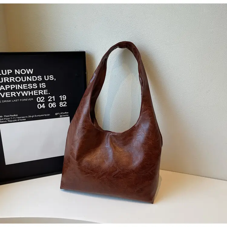 Retro Rivet Leather Shoulder Bag for Women — feature 19