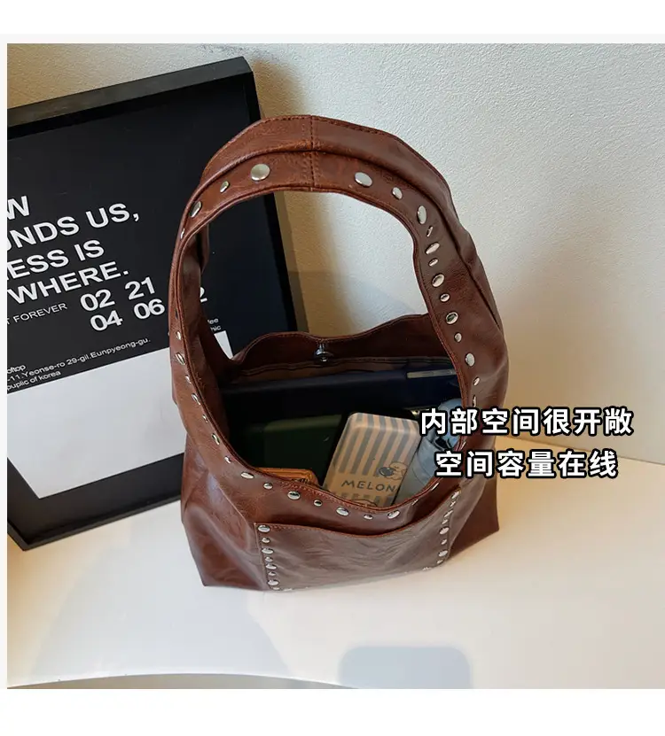 Retro Rivet Leather Shoulder Bag for Women — feature 6