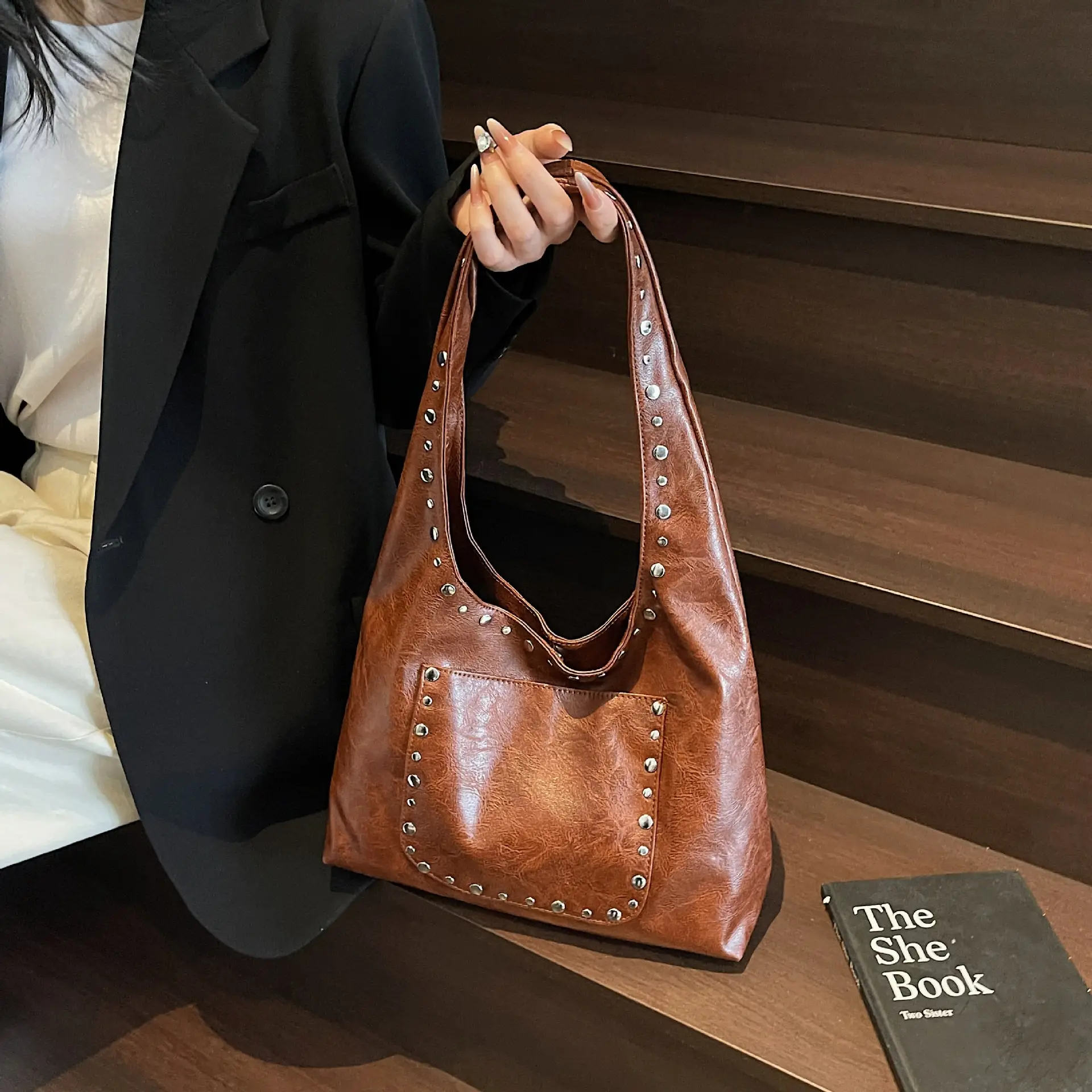 Retro Rivet Leather Shoulder Bag for Women - Image 3