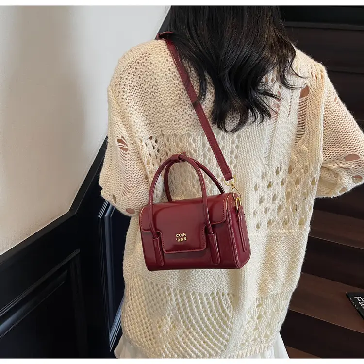Korean Retro Small Square Handbag Maroon 2025 — feature 18
