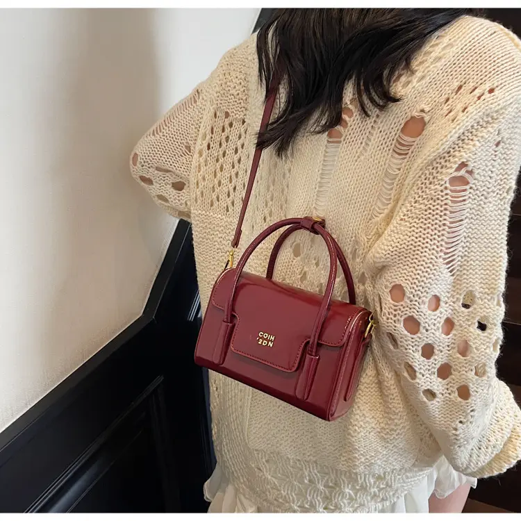 Korean Retro Small Square Handbag Maroon 2025 — feature 19