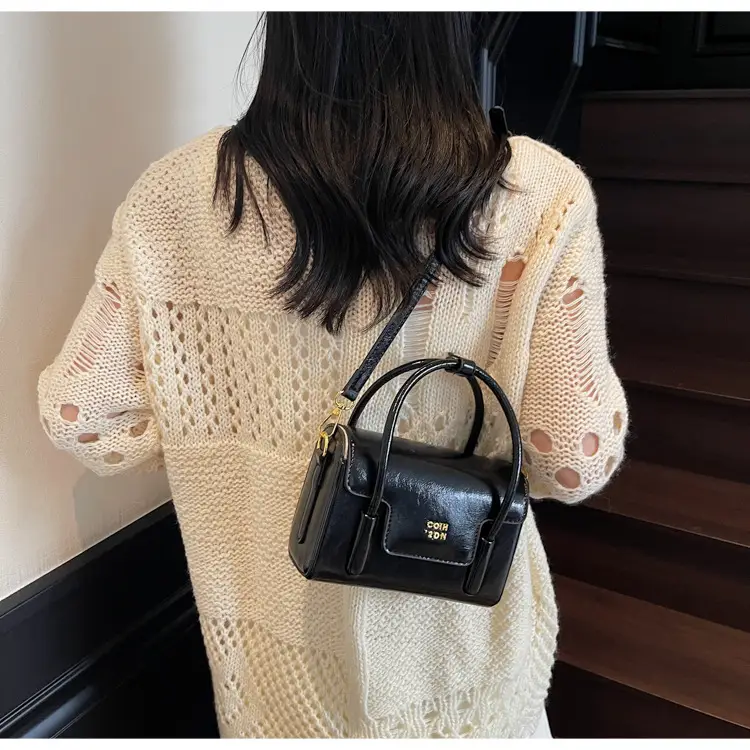 Korean Retro Small Square Handbag Maroon 2025 — feature 20
