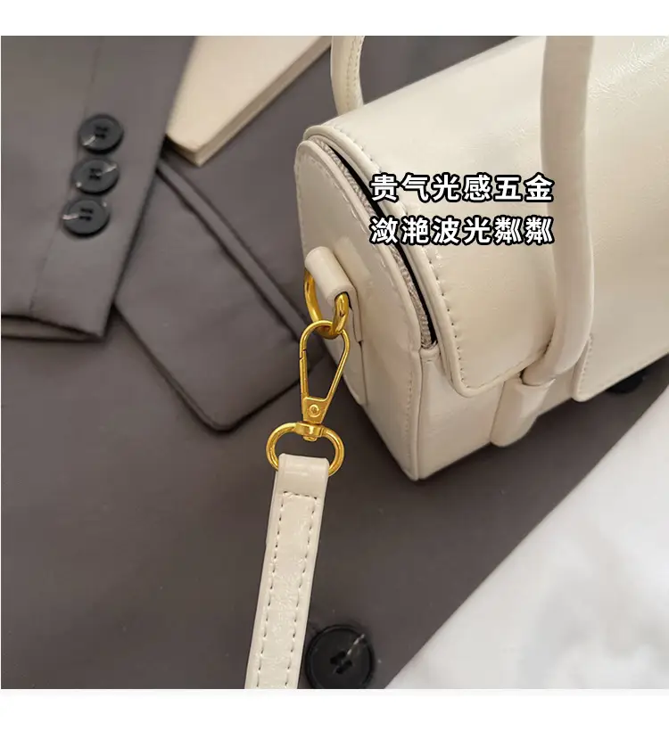 Korean Retro Small Square Handbag Maroon 2025 — feature 5