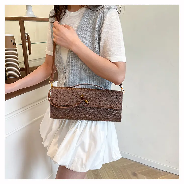 Gold Woven Crossbody Bag for Women 2025 — feature 40