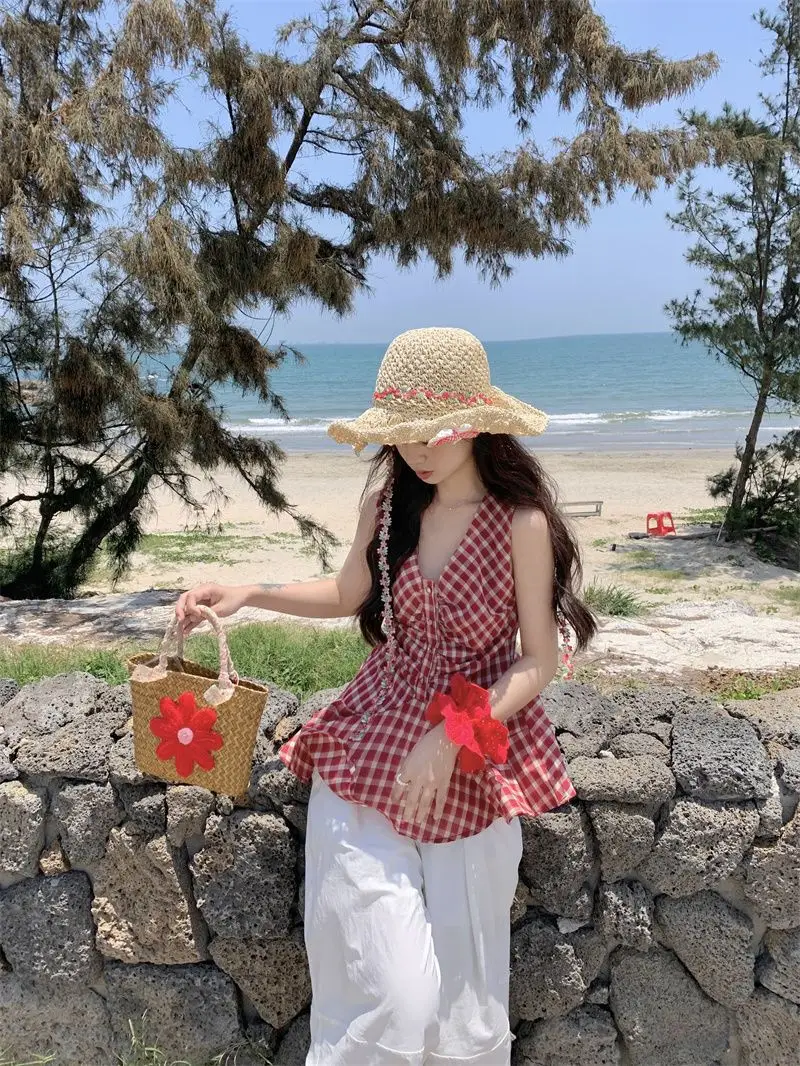 French-Style V-Neck Red Plaid Vest for Women, Summer Chic Retro Pleated Blouse with a Sense of Design and Elegant Top for Cross-Border — feature 12
