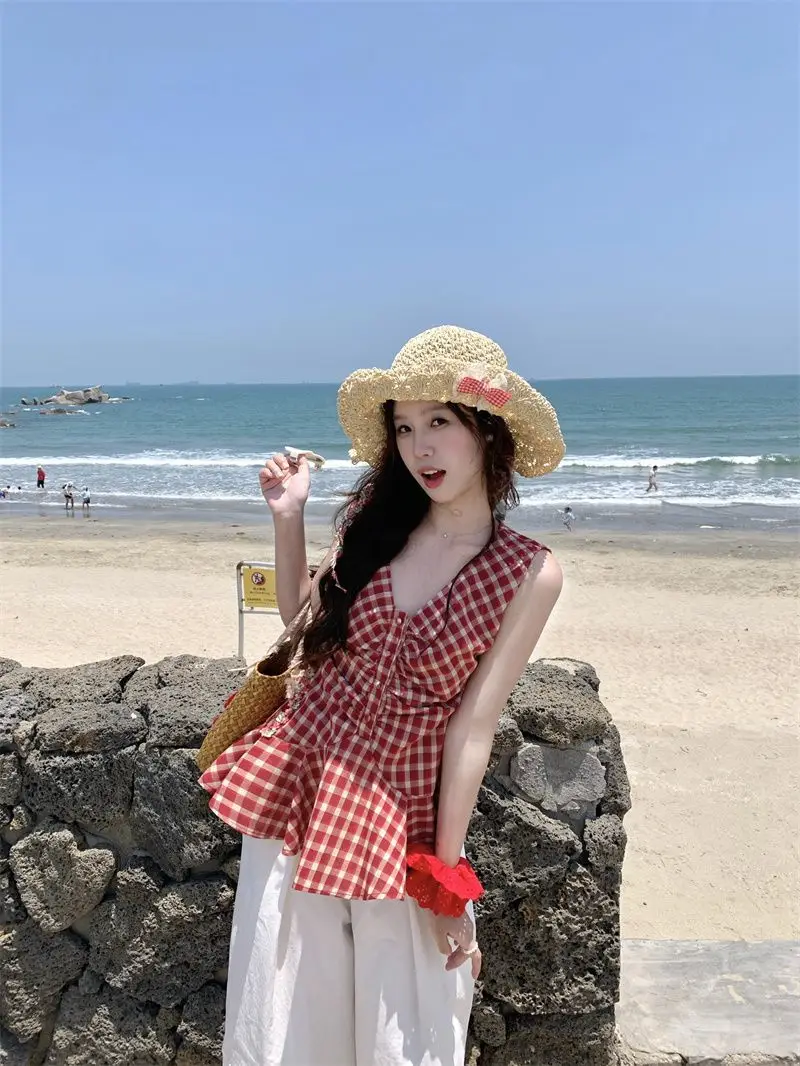 French-Style V-Neck Red Plaid Vest for Women, Summer Chic Retro Pleated Blouse with a Sense of Design and Elegant Top for Cross-Border — feature 4