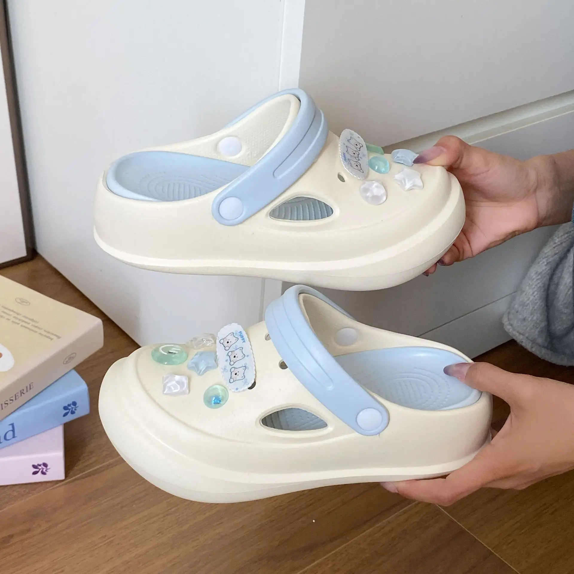2025 Spring Croc Shoes Women Beige Heart Decor