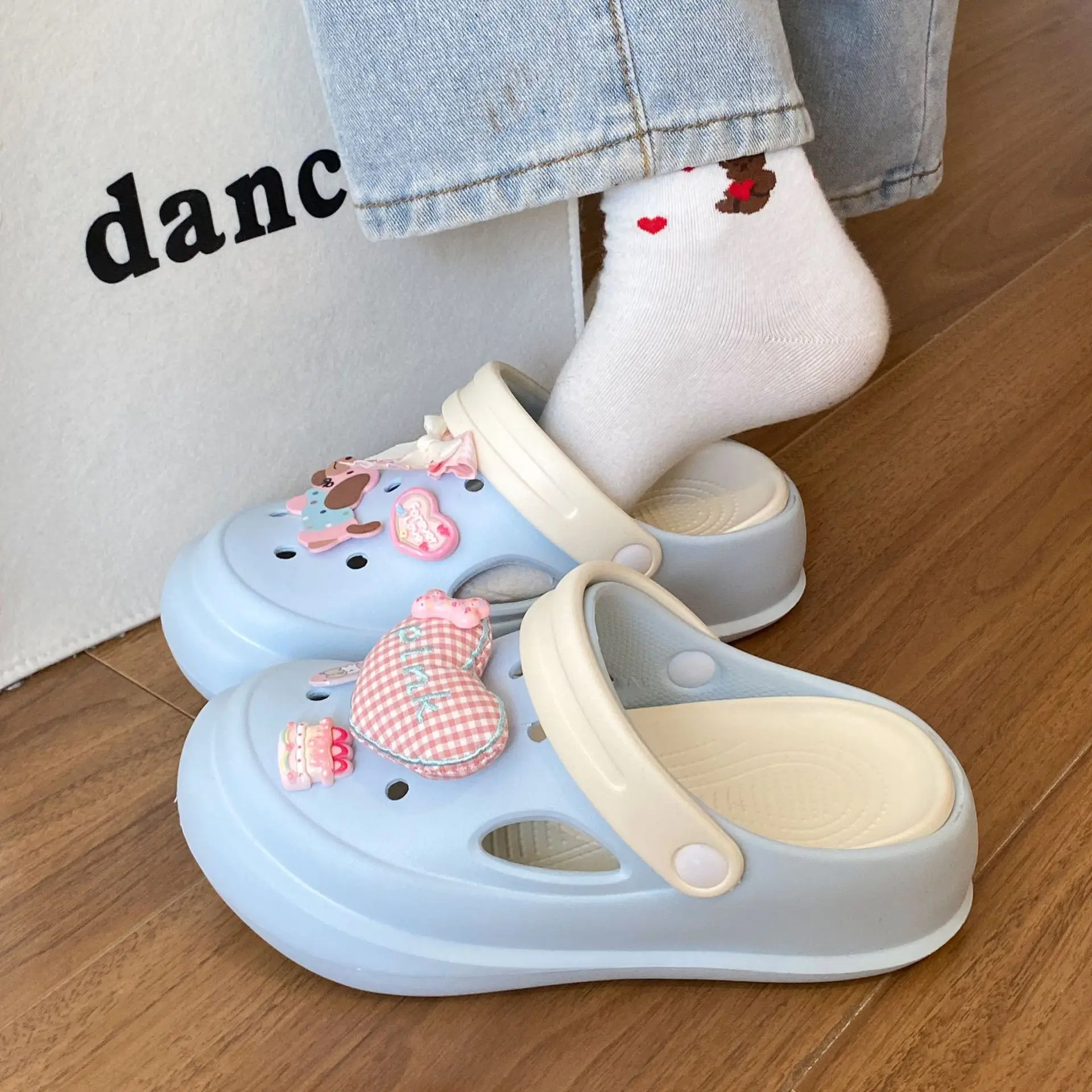 2025 Spring Croc Shoes Women Beige Heart Decor