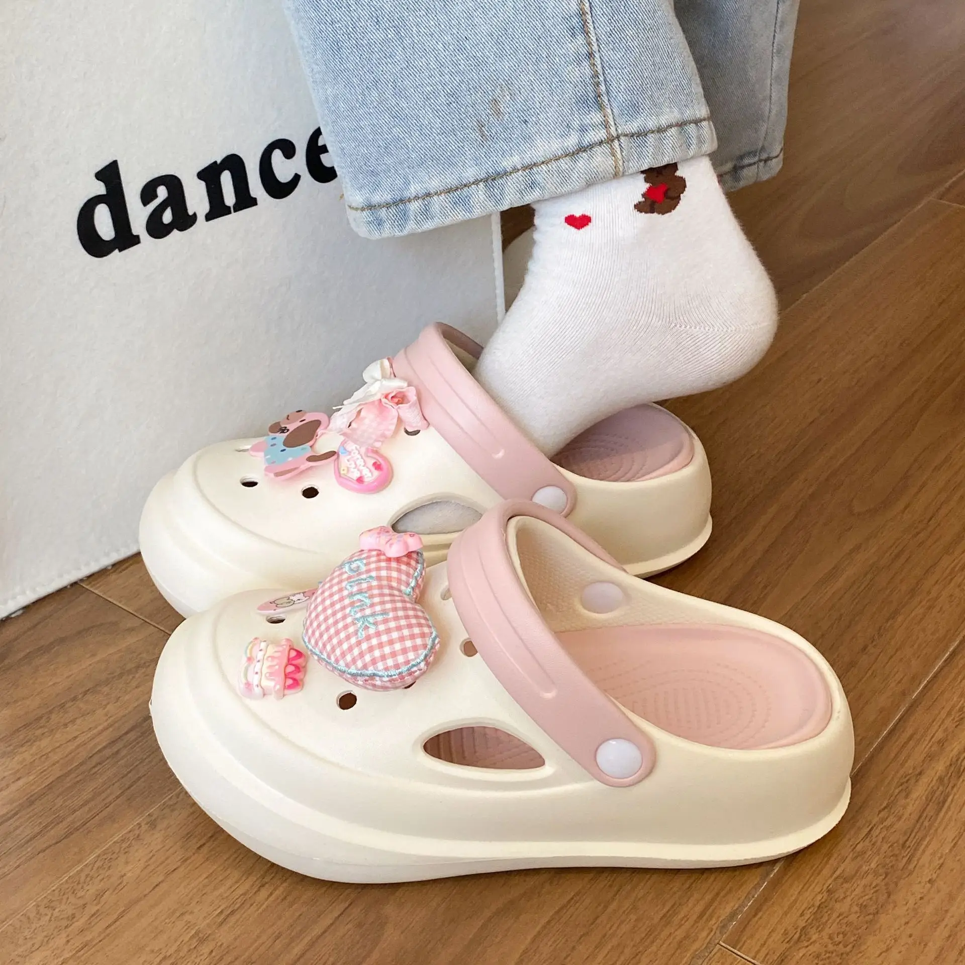 2025 Spring Croc Shoes Women Beige Heart Decor