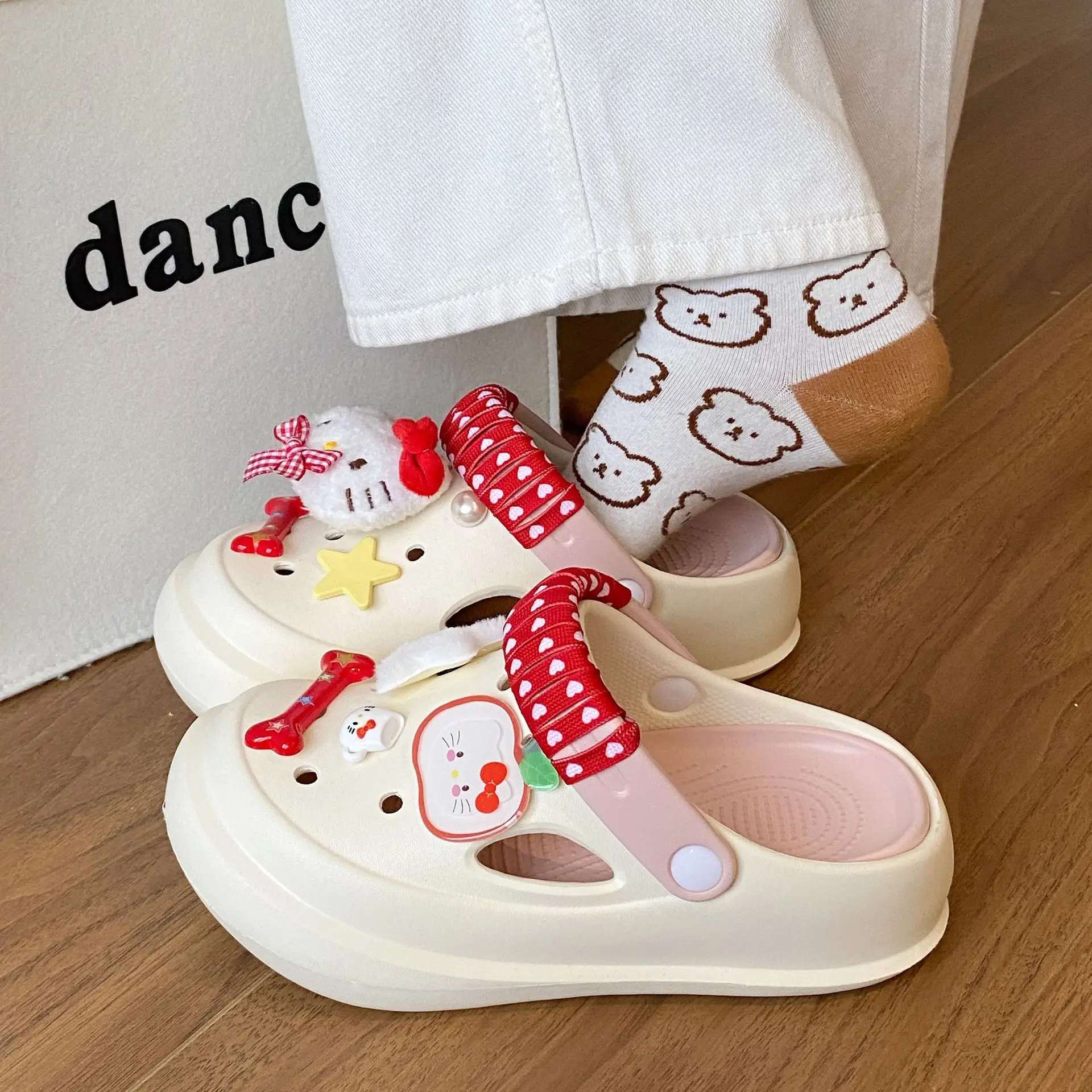 2025 Spring Croc Shoes Women Beige Heart Decor