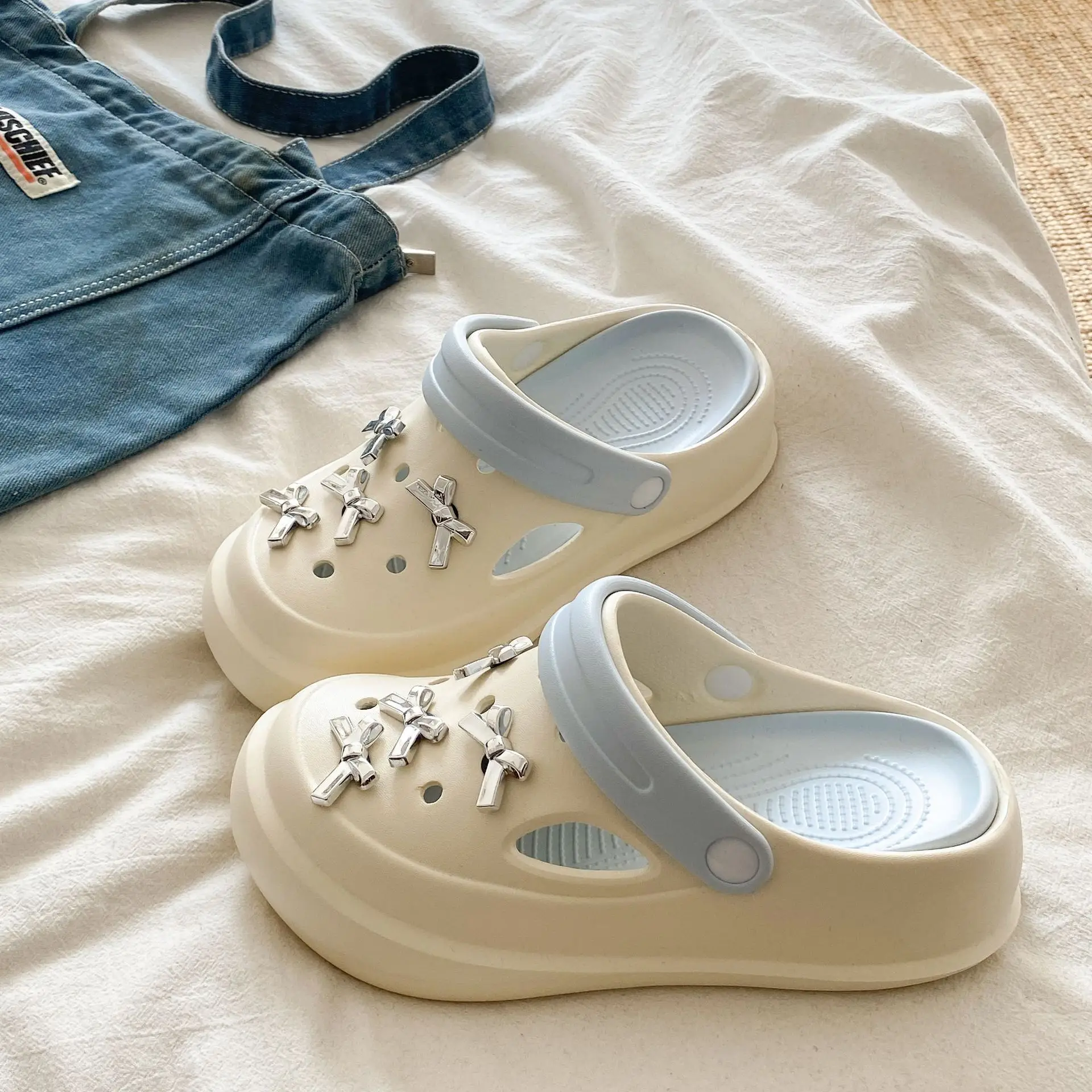 2025 Spring Croc Shoes Women Beige Heart Decor