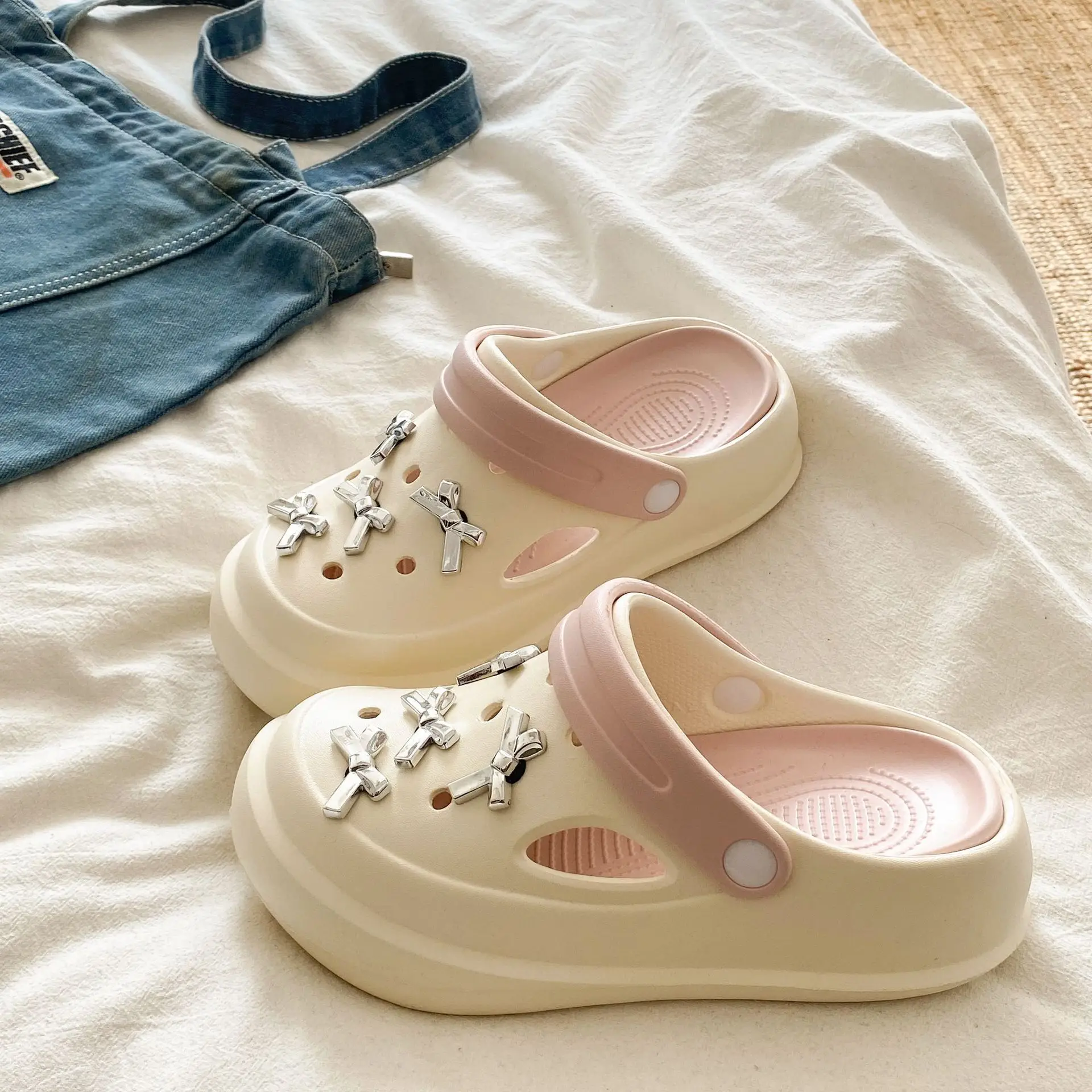2025 Spring Croc Shoes Women Beige Heart Decor