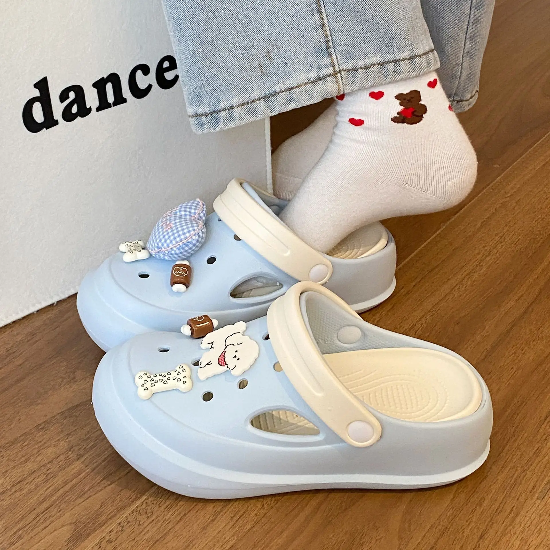 2025 Spring Croc Shoes Women Beige Heart Decor