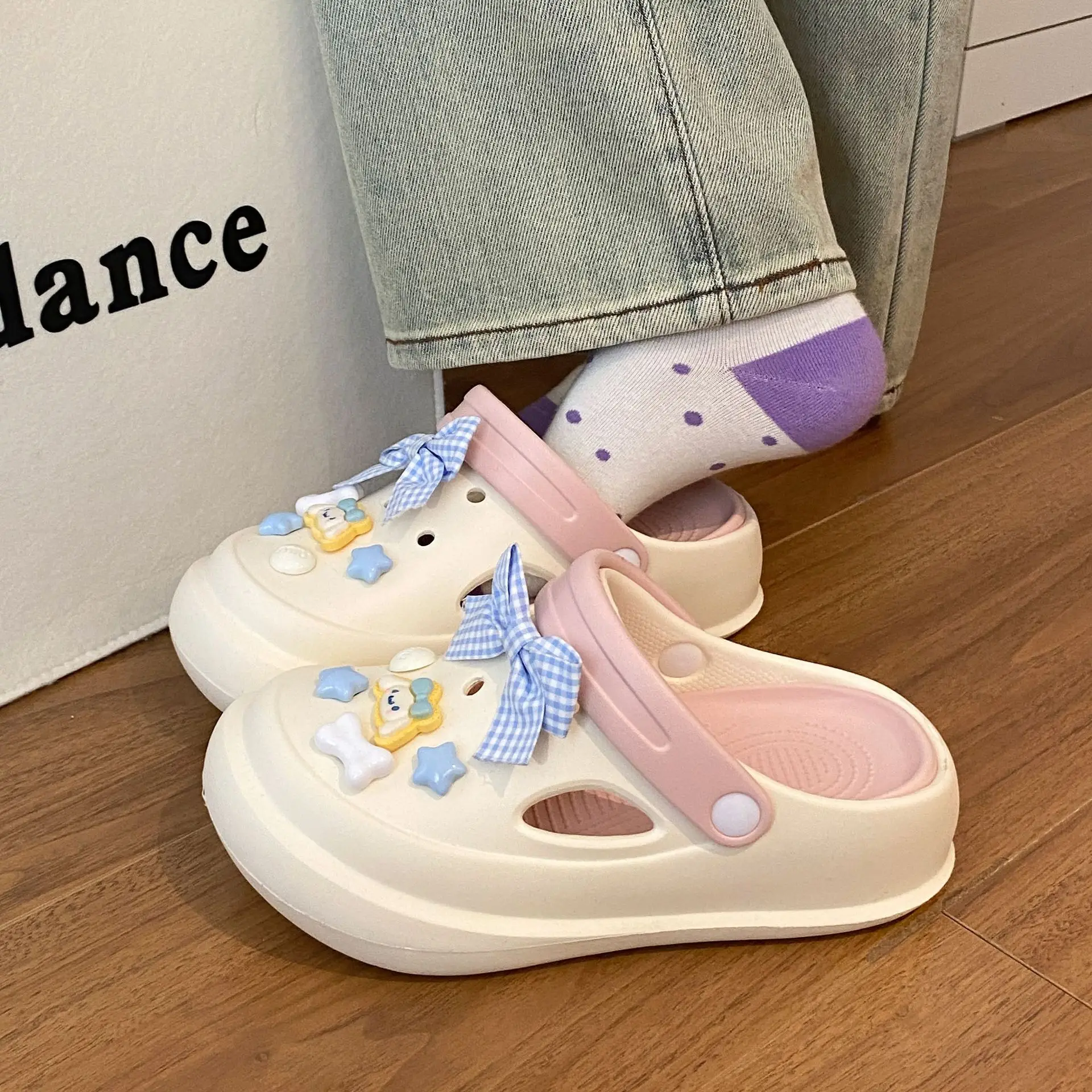 2025 Spring Croc Shoes Women Beige Heart Decor