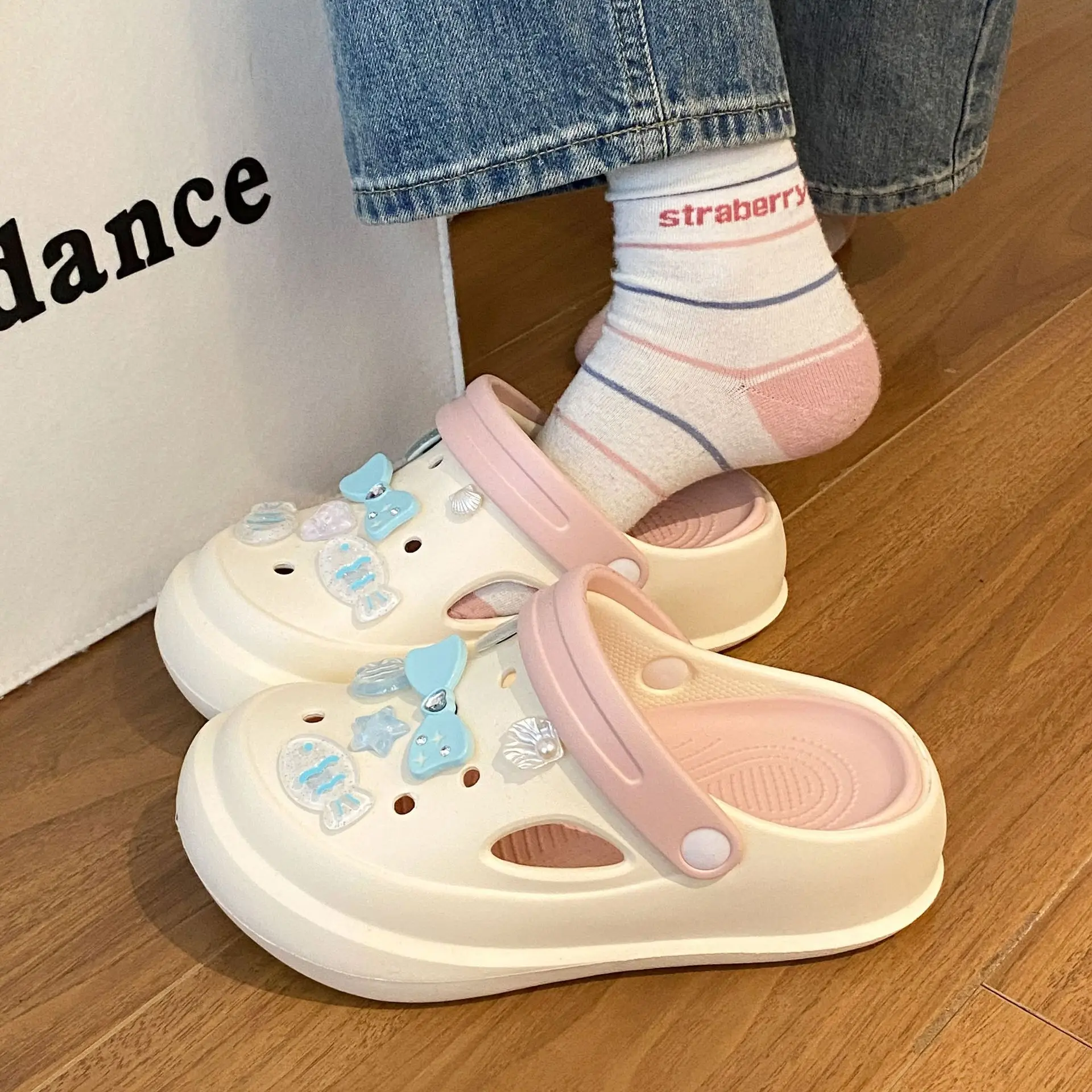 2025 Spring Croc Shoes Women Beige Heart Decor