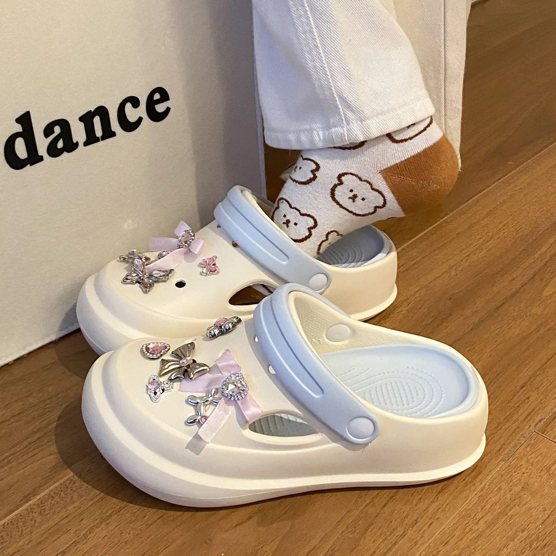 2025 Spring Croc Shoes Women Beige Heart Decor