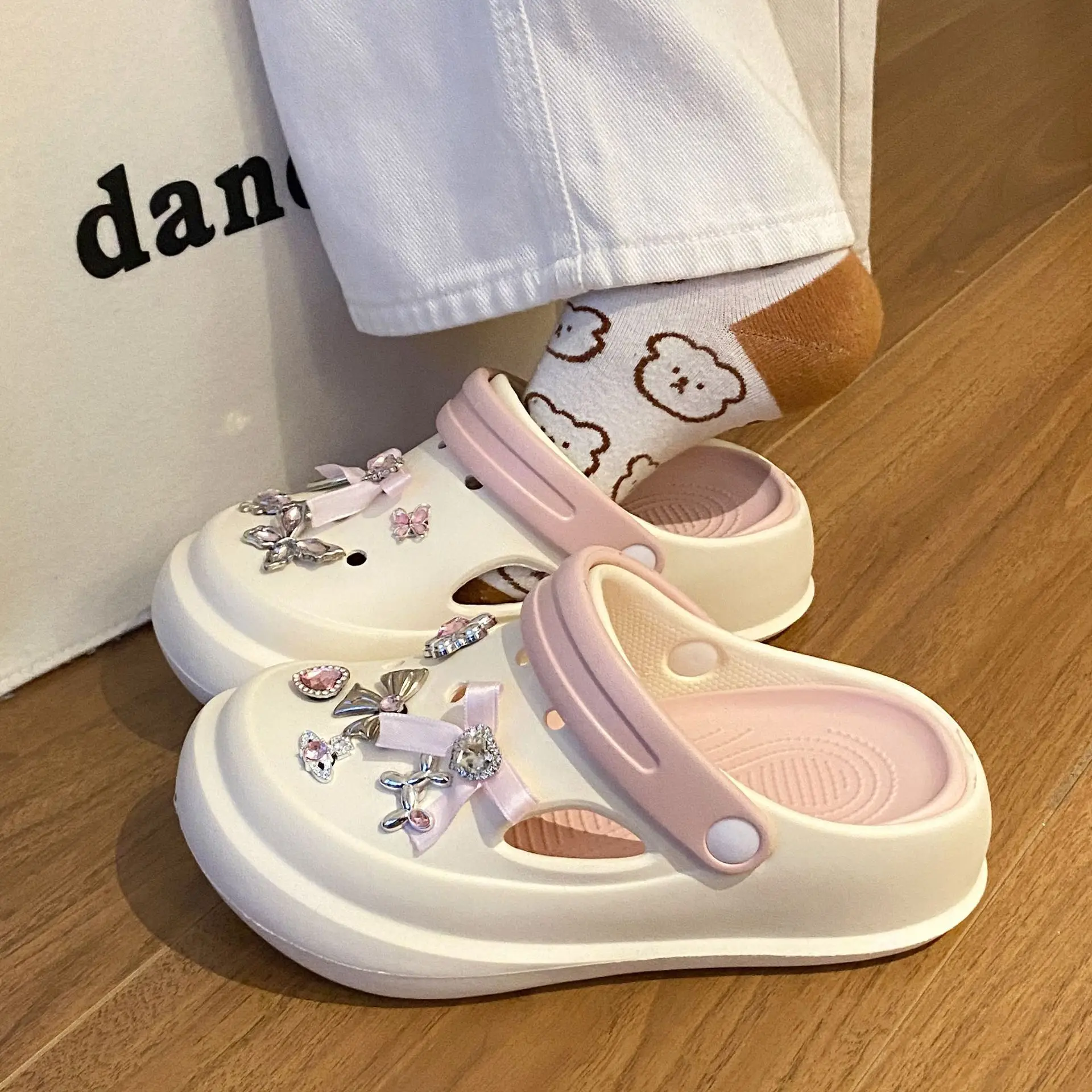 2025 Spring Croc Shoes Women Beige Heart Decor