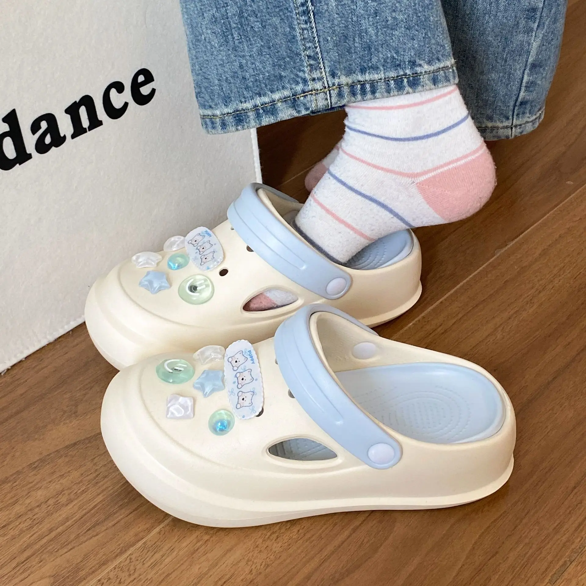 2025 Spring Croc Shoes Women Beige Heart Decor