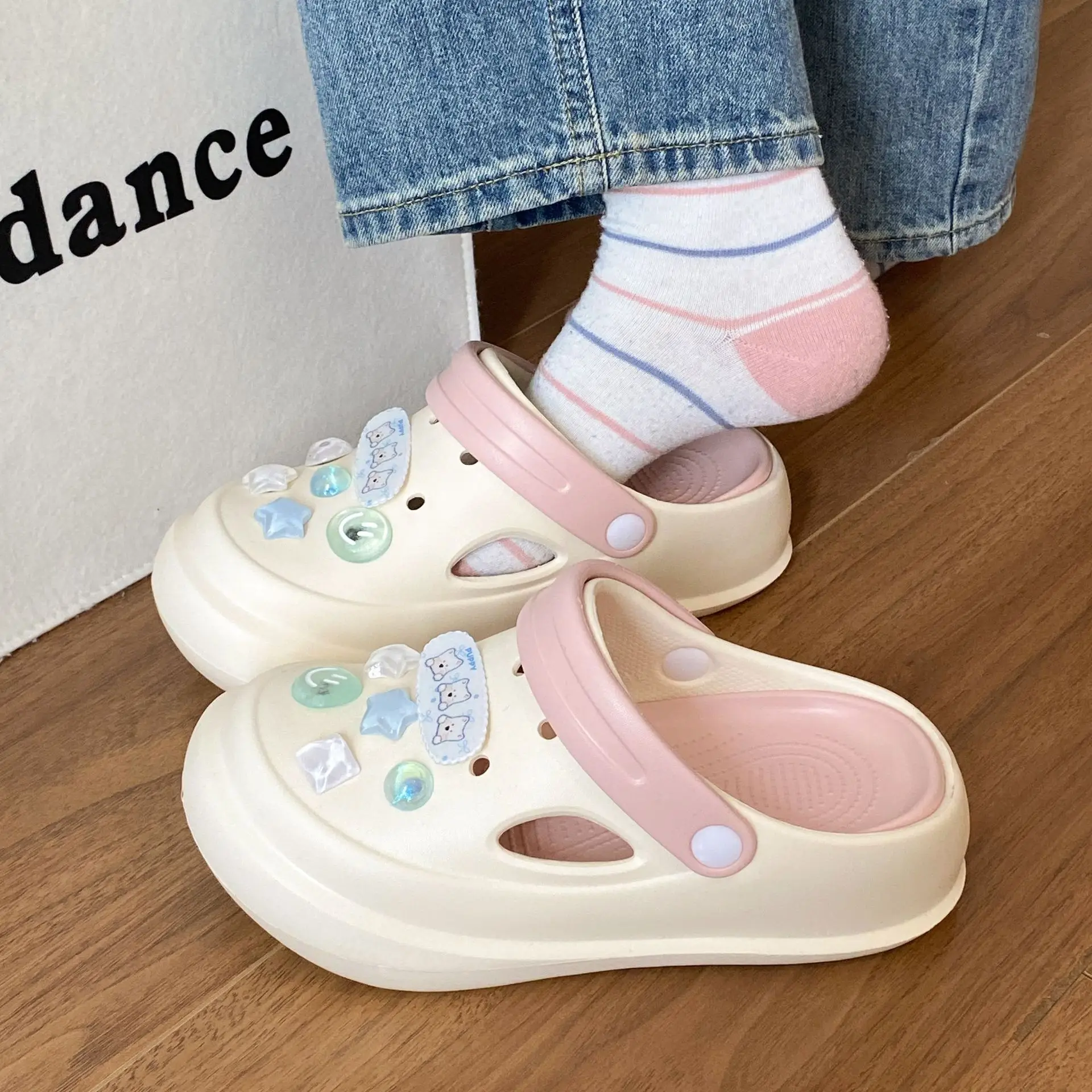 2025 Spring Croc Shoes Women Beige Heart Decor