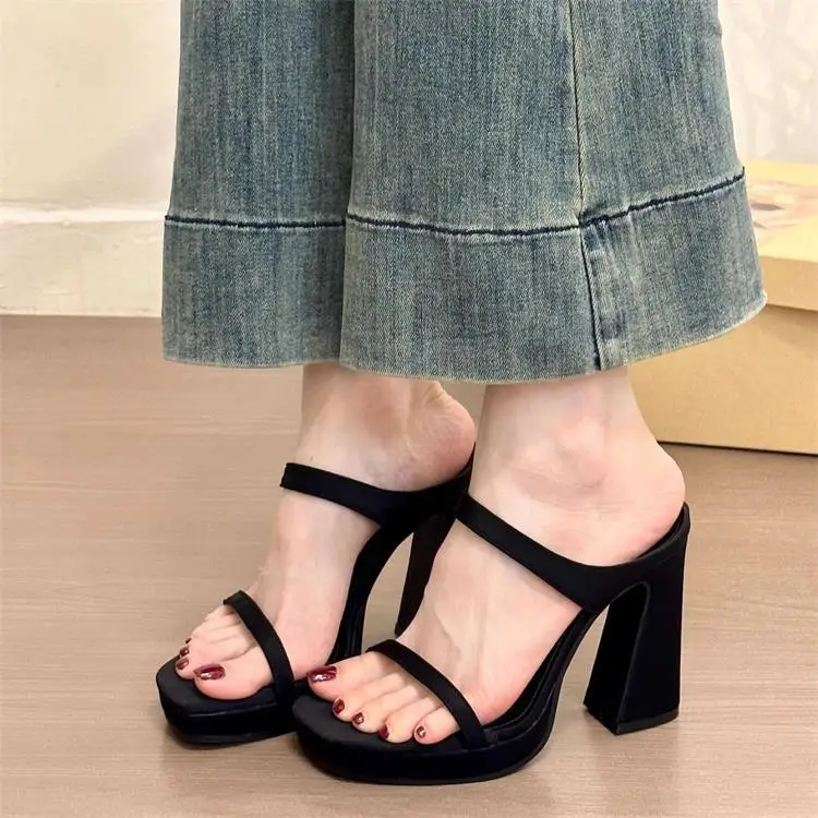 High-Looking Leopard Print High-Heeled Shoes, Fashionable Waterproof Platform One-Strap Sandals for Women to Wear Outside 2025 Summer New Sandals and Slippers — feature 1