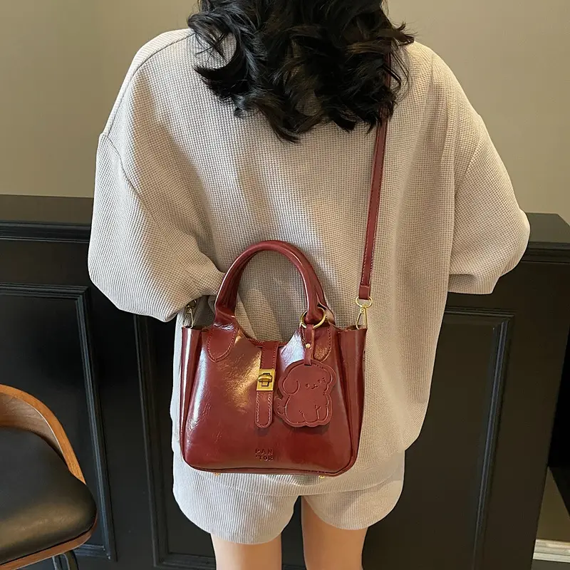 Women's Brown Leather Shoulder Bag with Gold Plated Handles - Image 7