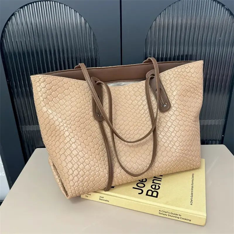 Women's Woven Crossbody Bag Brown Large Capacity
