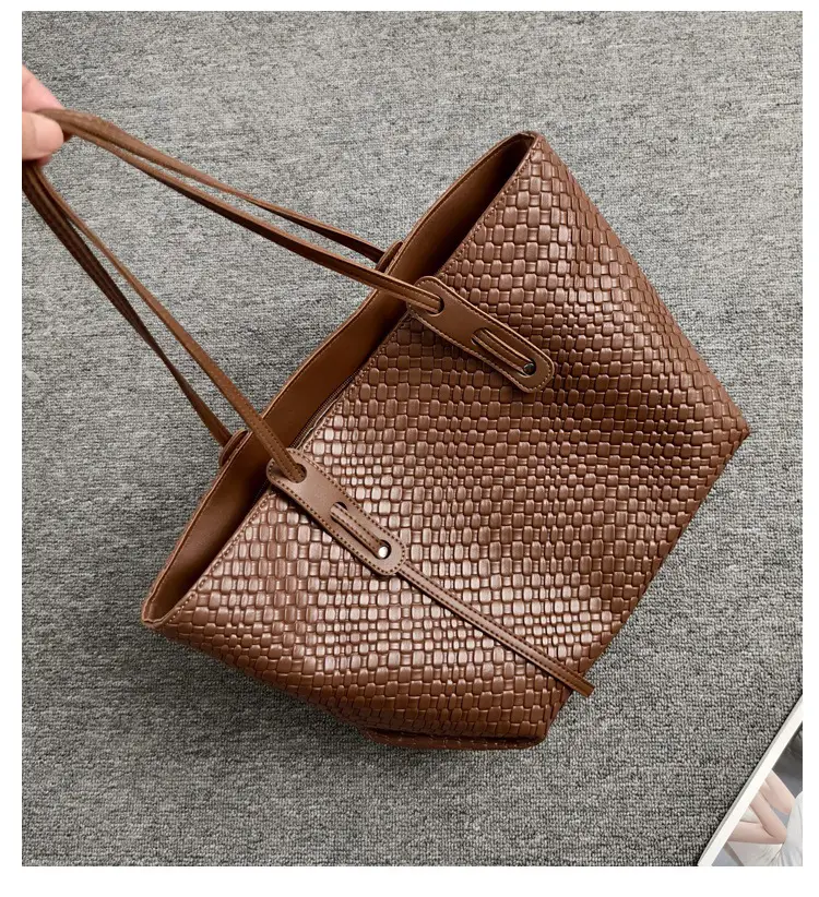 Women's Woven Crossbody Bag Brown Large Capacity — feature 2