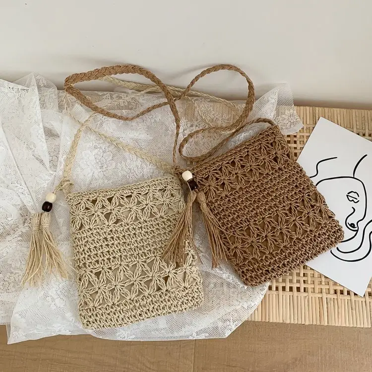 Tassel Crossbody Bag Straw Handwoven Bag Brown — feature 4