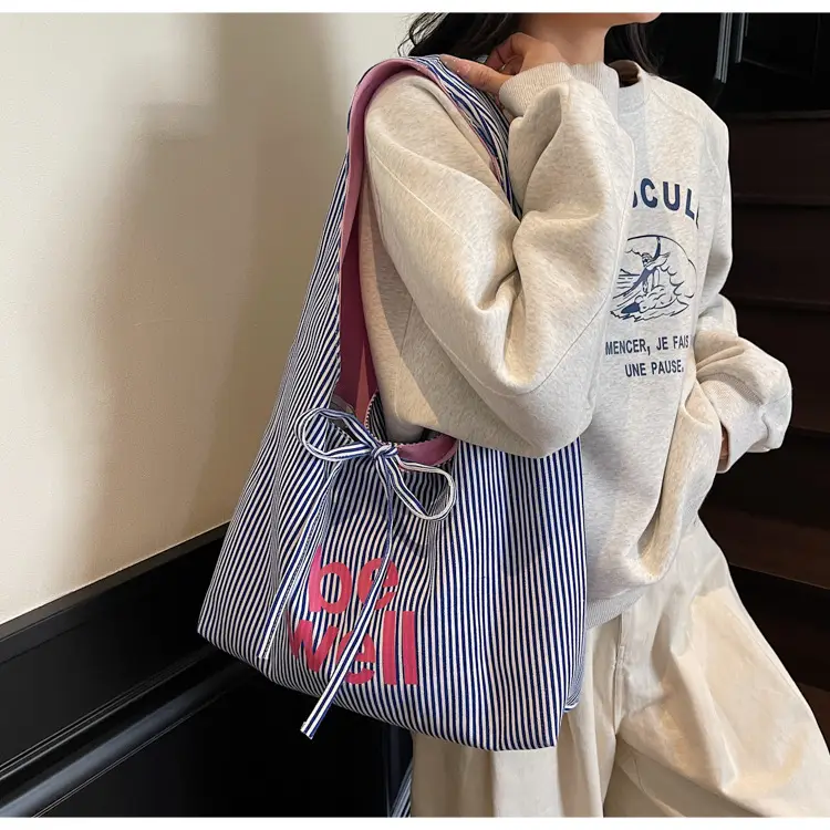 Red Embroidered Shoulder Bag for Women Students Large Capacity — feature 18