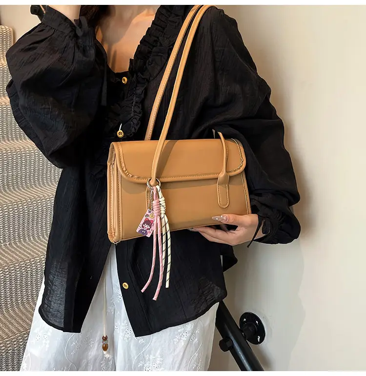 Women's Yellow High-Looking Shoulder Bag with Lash — feature 18
