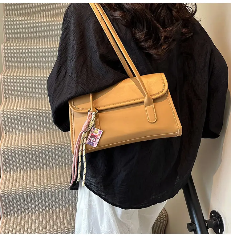 Women's Yellow High-Looking Shoulder Bag with Lash — feature 19