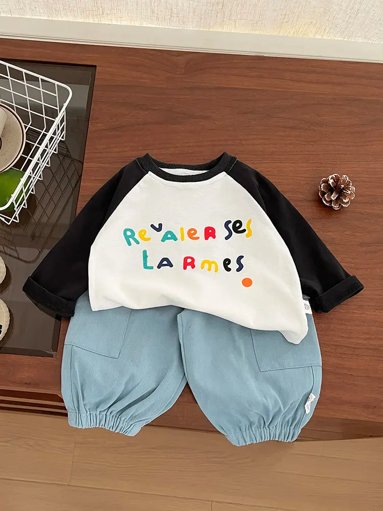 Boys Cotton Raglan T-Shirt with Colorful Print & Shorts Set - Image 6