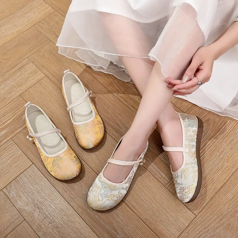 New Chinese Style Flat Shoes for Women, Comfortable Soft-Soled Shallow Mouth Mary Jane Shoes, Ancient Style Han Dynasty Shoes, Old Beijing Cloth Shoes - Image 4