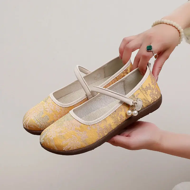 New Chinese Style Flat Shoes for Women, Comfortable Soft-Soled Shallow Mouth Mary Jane Shoes, Ancient Style Han Dynasty Shoes, Old Beijing Cloth Shoes - Image 2