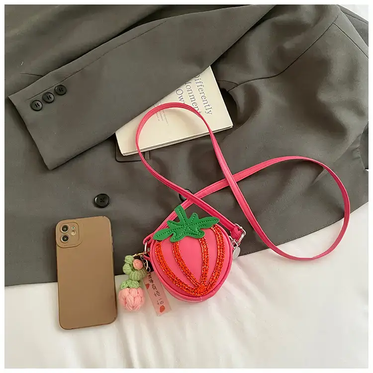 Strawberry Personalized Shoulder Bag for Women — feature 12