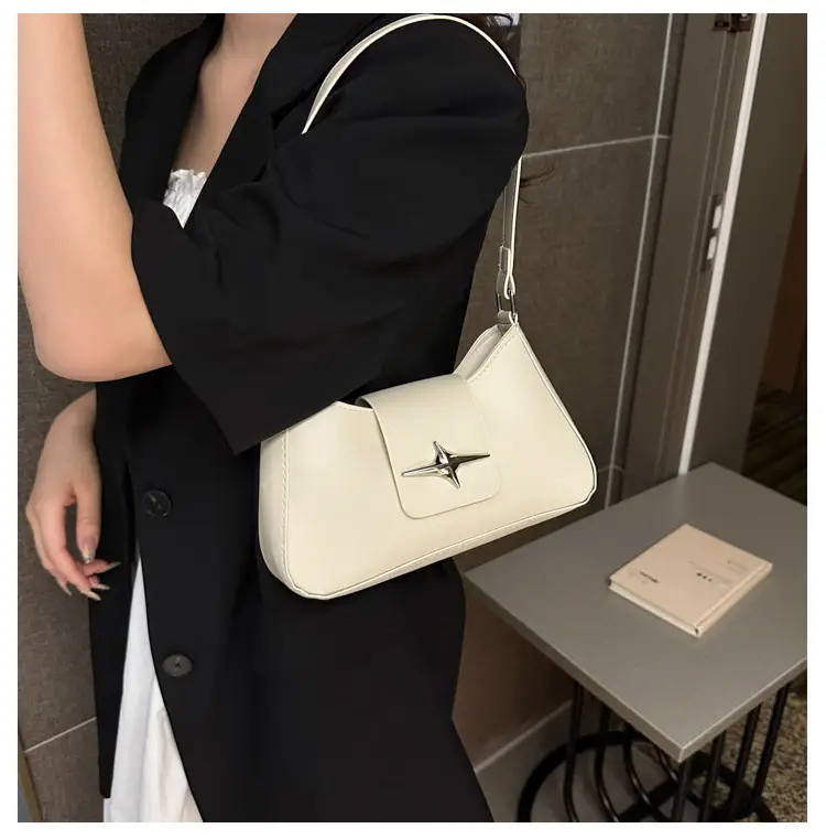 Women's Beige Star Logo Shoulder Bag 2025 — feature 15