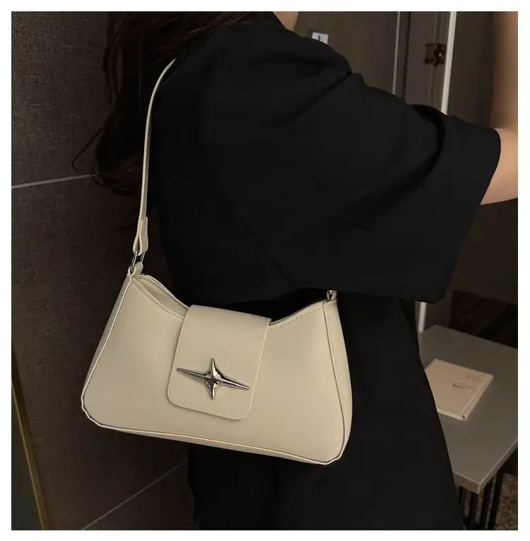 Women's Beige Star Logo Shoulder Bag 2025 — feature 16