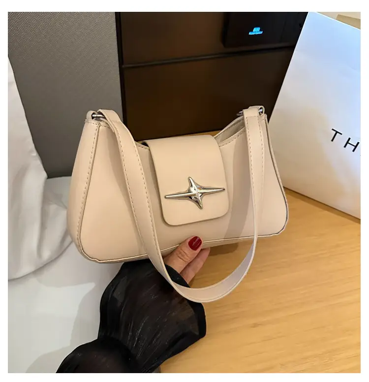 Women's Beige Star Logo Shoulder Bag 2025 — feature 19
