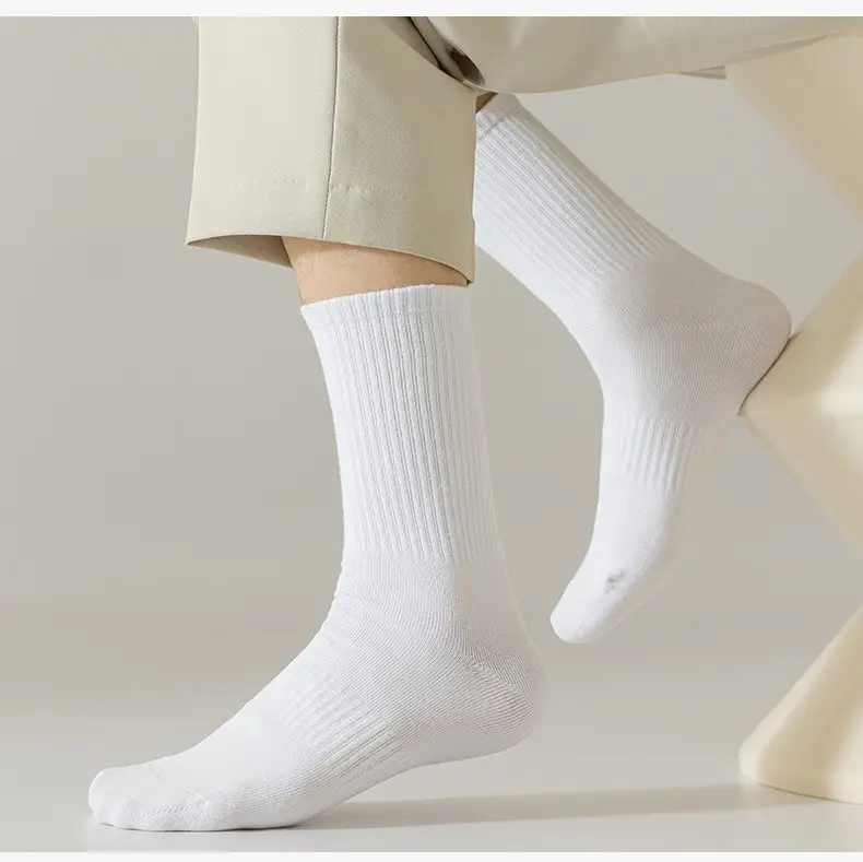 Disposable Socks for Men and Women, Mid-Calf Length, All-Season, Odor-Resistant, Breathable, Travel-Friendly, Portable, Daily Use, No-Wash, Throw-Away Socks