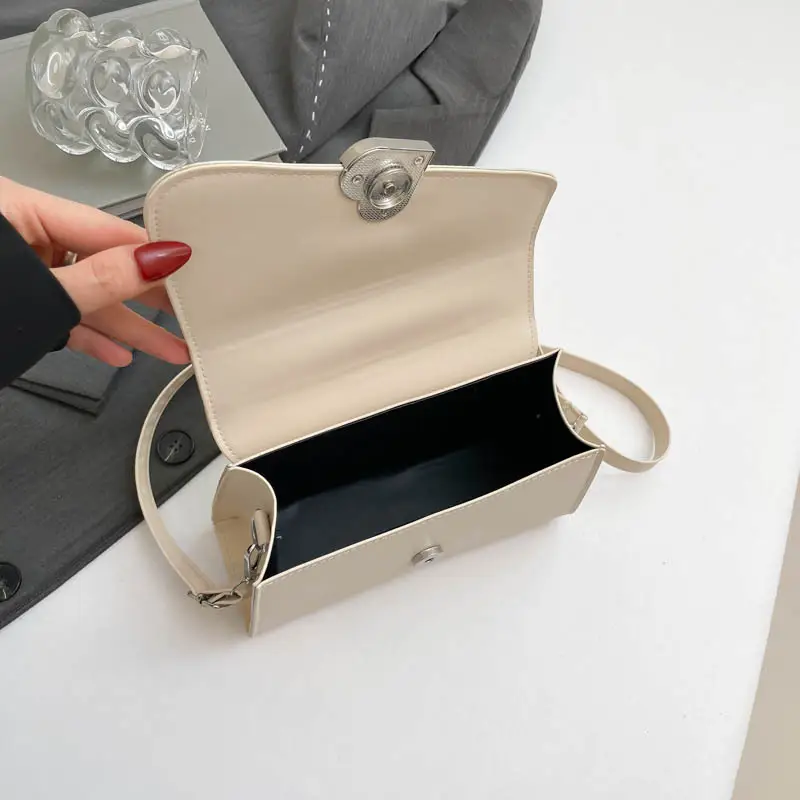 Women's Heart-Shaped Lock Bag White Grey 2025 - Image 8